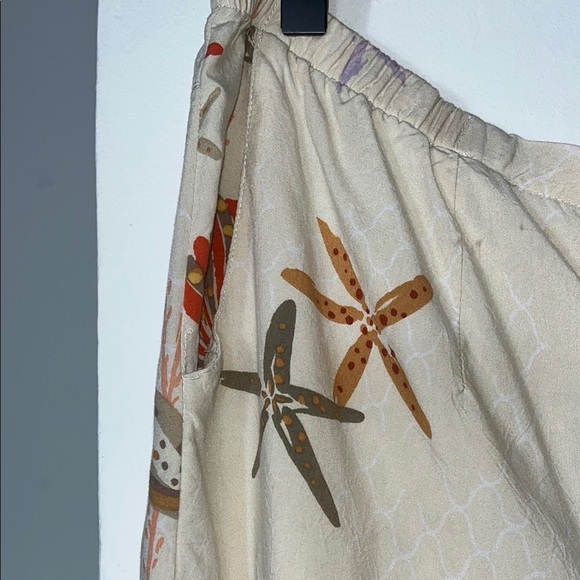 Women's Cream Starfish Print Pants - Picture 3 of 9